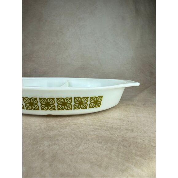 Vintage Pyrex Verde Split Casserole Dish Floral Mod MCM 1970s - Picture 3 of 9
